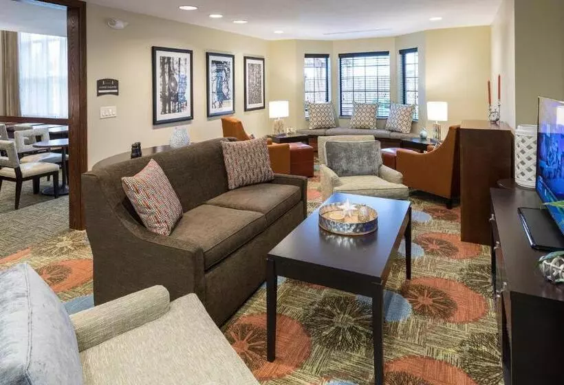 ホテル Staybridge Suites Omaha West By Ihg