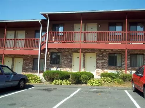 モーテル Naugatuck Motor Lodge