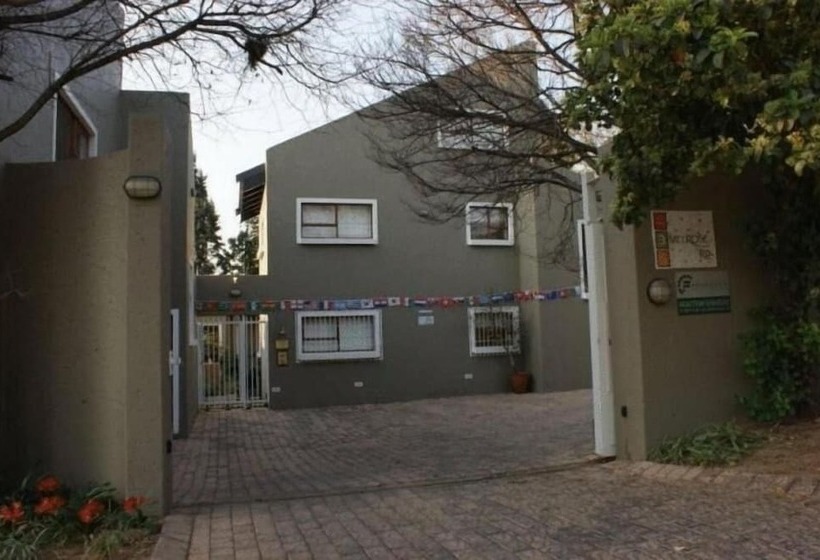 Пансион 3 Melrose Road