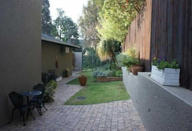 Пансион 3 Melrose Road