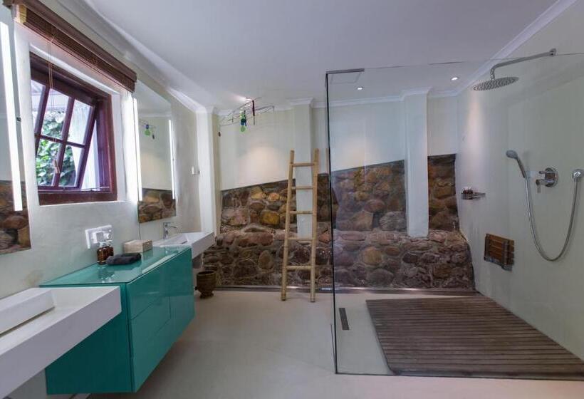 פנסיון Kronendal Heritage