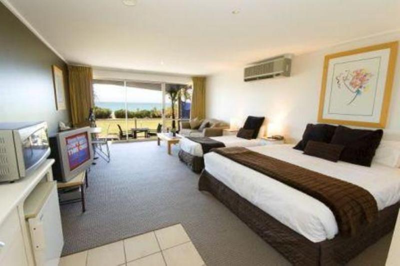 Sandridge Motel & Lornebeach Apartments