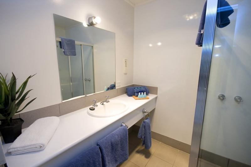 Sandridge Motel & Lornebeach Apartments