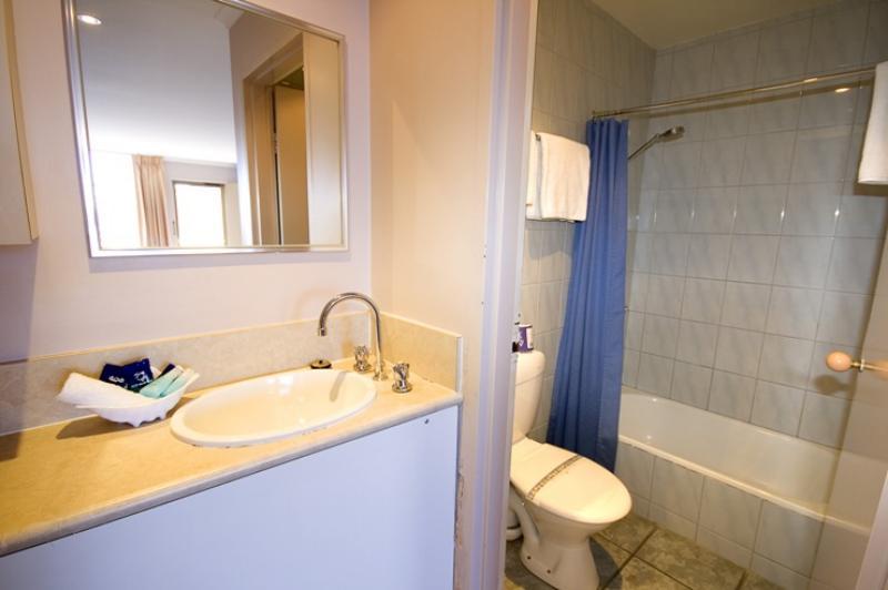 Sandridge Motel & Lornebeach Apartments