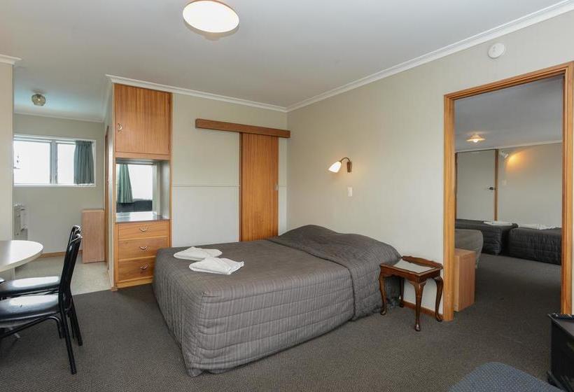 The Magpie- Hawkes Bay Motel