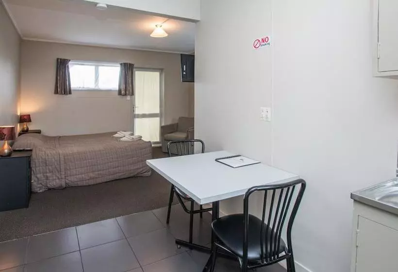 The Magpie- Hawkes Bay Motel