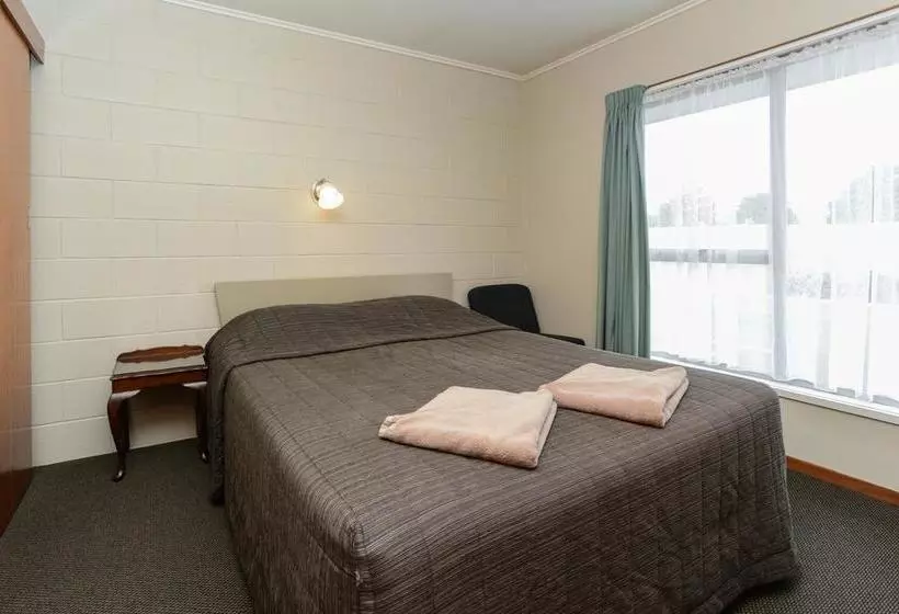 The Magpie- Hawkes Bay Motel