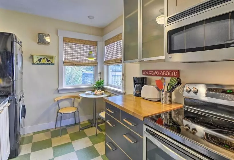 Bainbridge Island Abode < 1 Mi To Winslow!