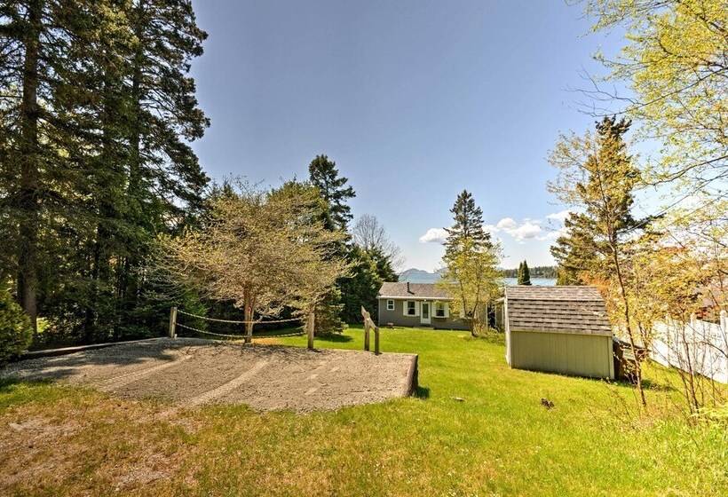 Bayfront Hancock Cottage W/ Beach Access & Views!