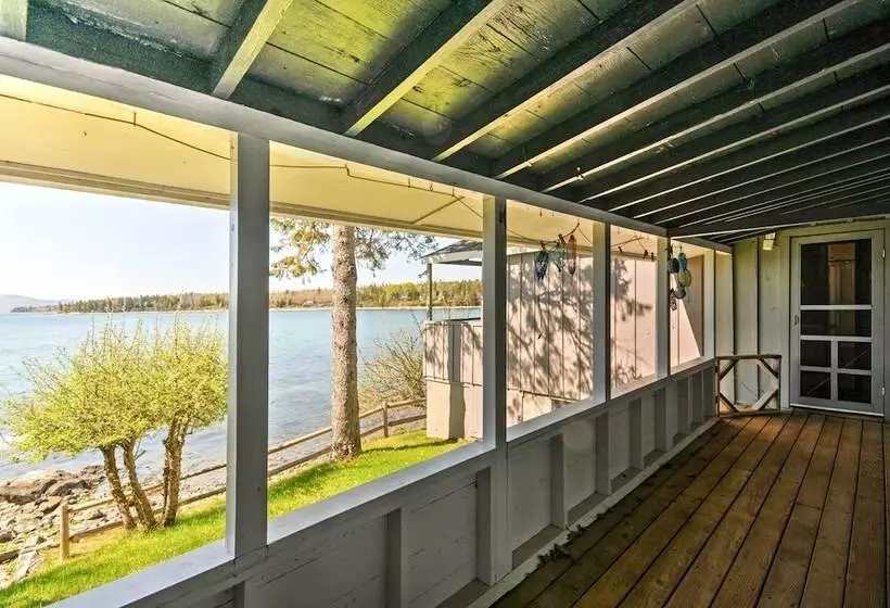 Bayfront Hancock Cottage W/ Beach Access & Views!