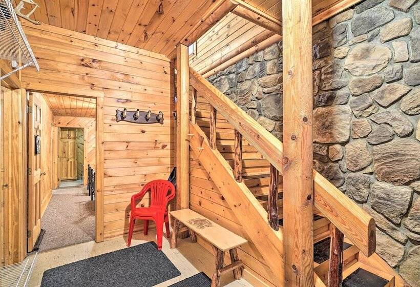 Charming Austin Cabin On 96 Acres Of Land!