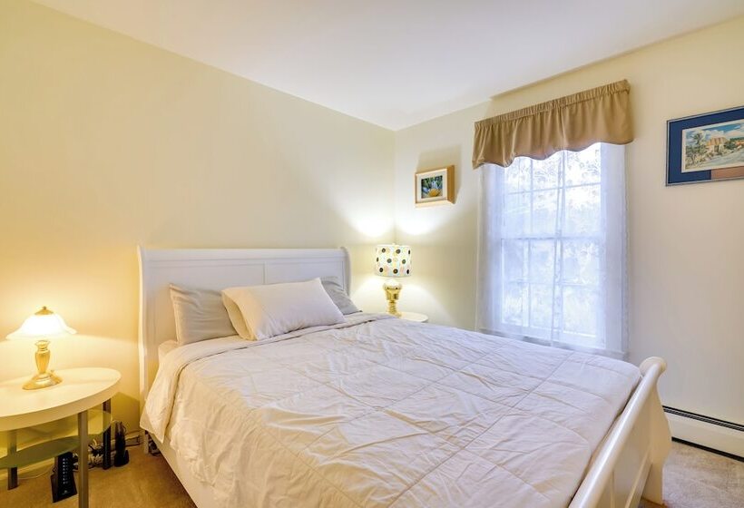 Charming Bay Head Retreat Half Mi To Beach!