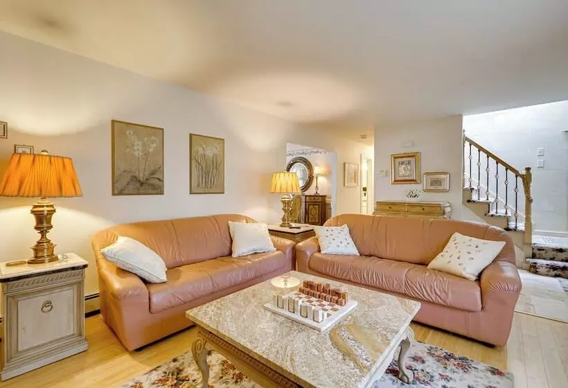 Charming Bay Head Retreat   Half Mi To Beach!