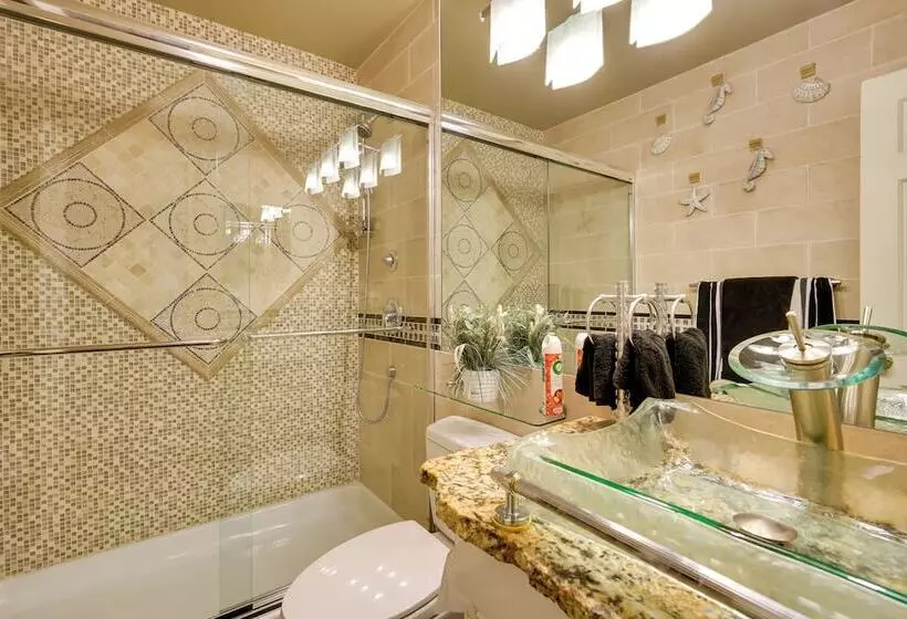 Charming Bay Head Retreat   Half Mi To Beach!