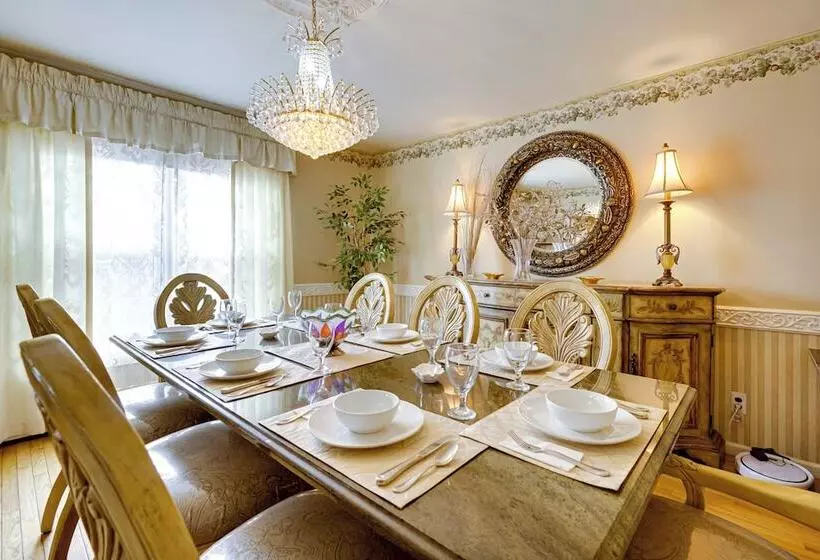 Charming Bay Head Retreat   Half Mi To Beach!