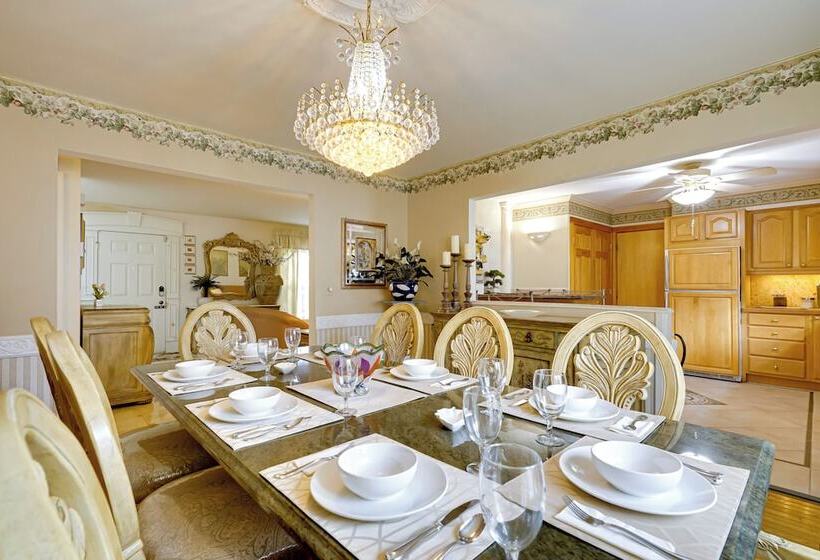 Charming Bay Head Retreat Half Mi To Beach!