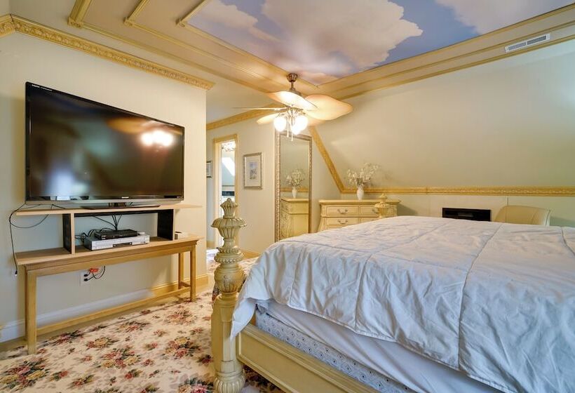 Charming Bay Head Retreat Half Mi To Beach!