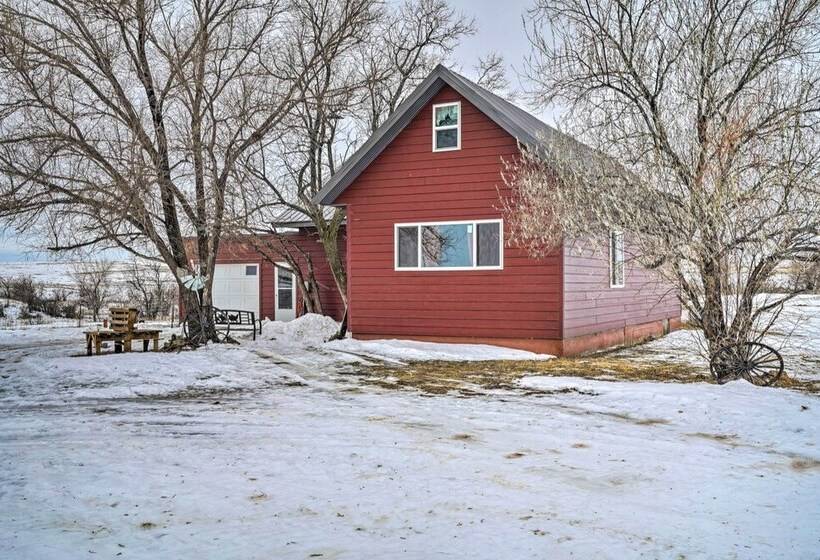 Charming  Corral Creek Ranch House  In Circle