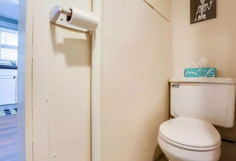 Centrally Located Mountain Getaway In Lead!