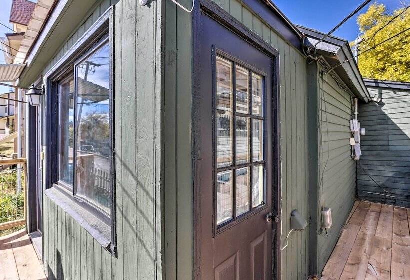 Centrally Located Mountain Getaway In Lead!