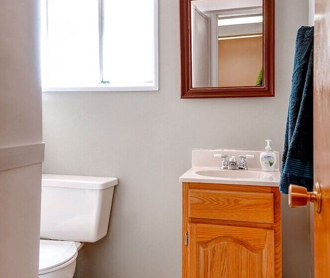 Charming Tropic Home By A Farm: Near Bryce Canyon!