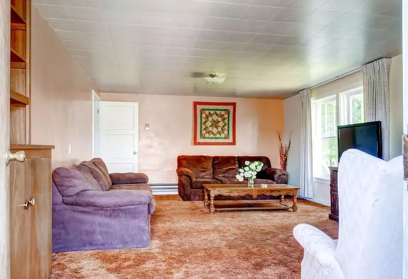 Charming Tropic Home By A Farm: Near Bryce Canyon!