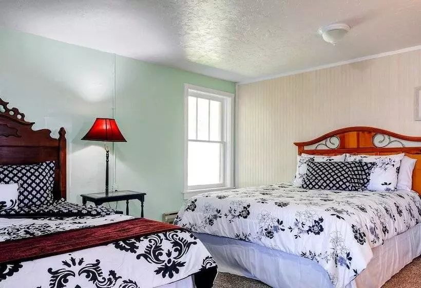 Charming Tropic Home By A Farm: Near Bryce Canyon!