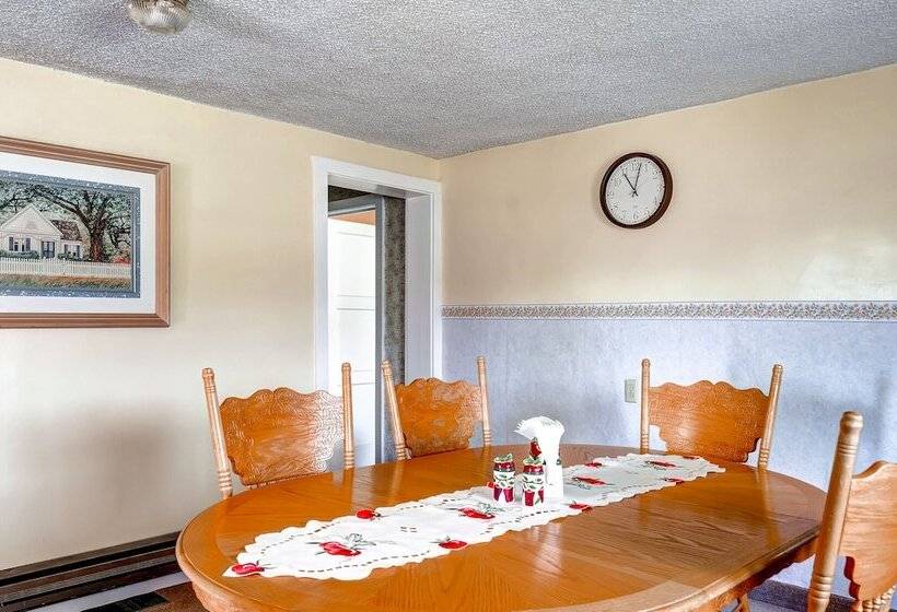 Charming Tropic Home By A Farm: Near Bryce Canyon!