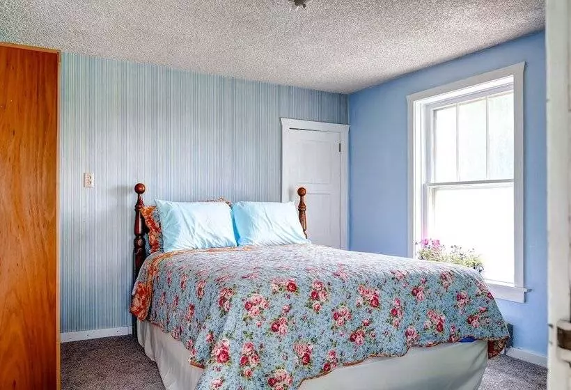 Charming Tropic Home By A Farm: Near Bryce Canyon!