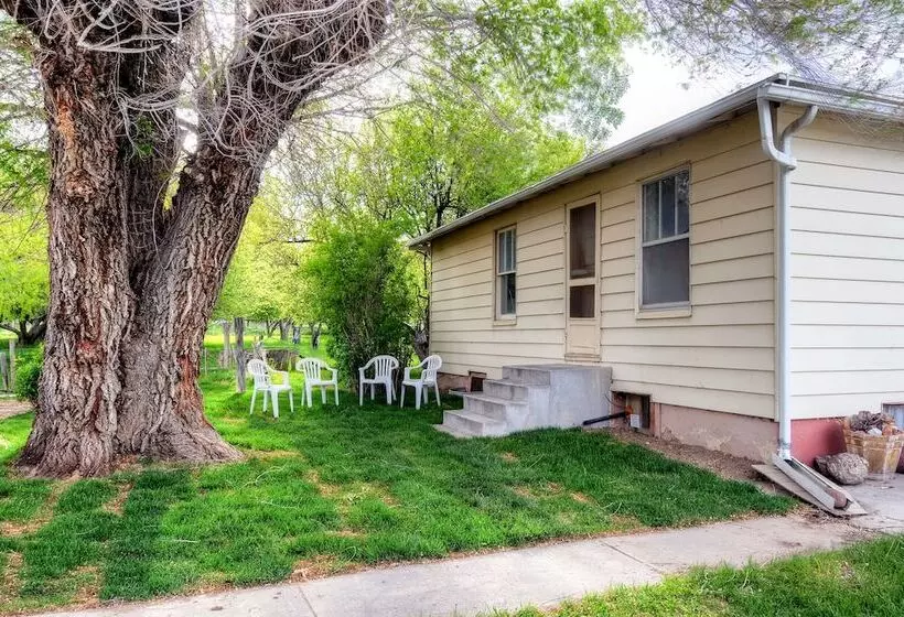 Charming Tropic Home By A Farm: Near Bryce Canyon!
