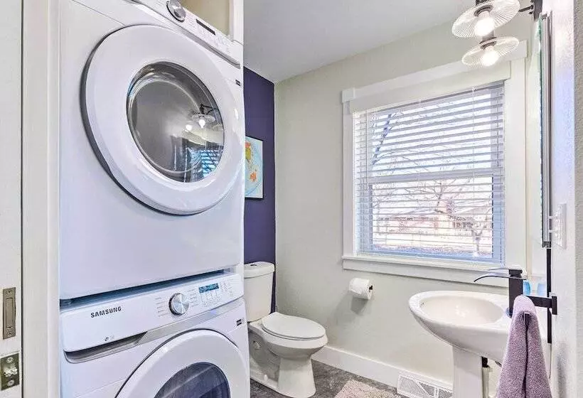Chic Bentonville Home ~ 1 Mi From Downtown!