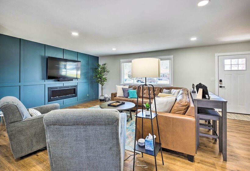 Chic Bentonville Home ~ 1 Mi From Downtown!