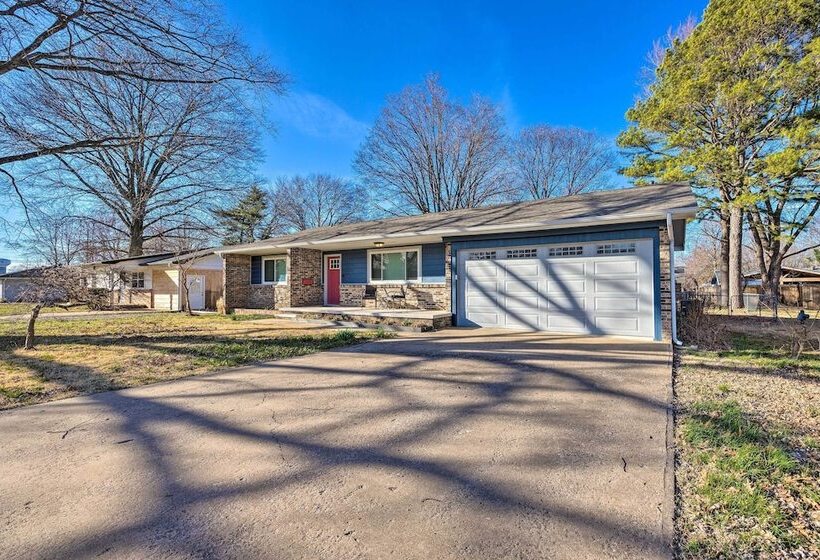 Chic Bentonville Home ~ 1 Mi From Downtown!