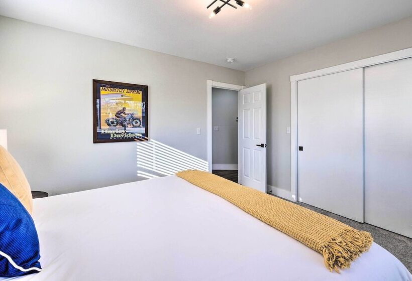 Chic Bentonville Home ~ 1 Mi From Downtown!