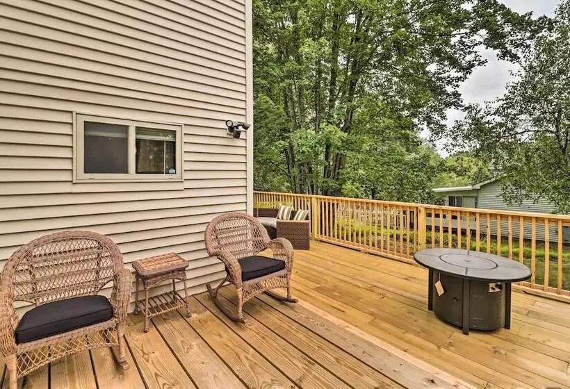 Chic Long Pond Family Home W/ Fire Pits & Deck!