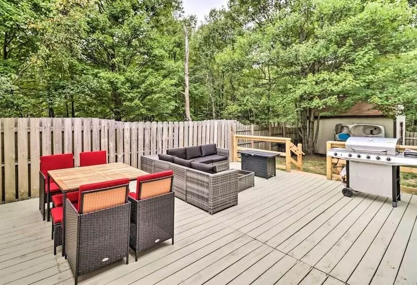 Chic Long Pond Family Home W/ Fire Pits & Deck!