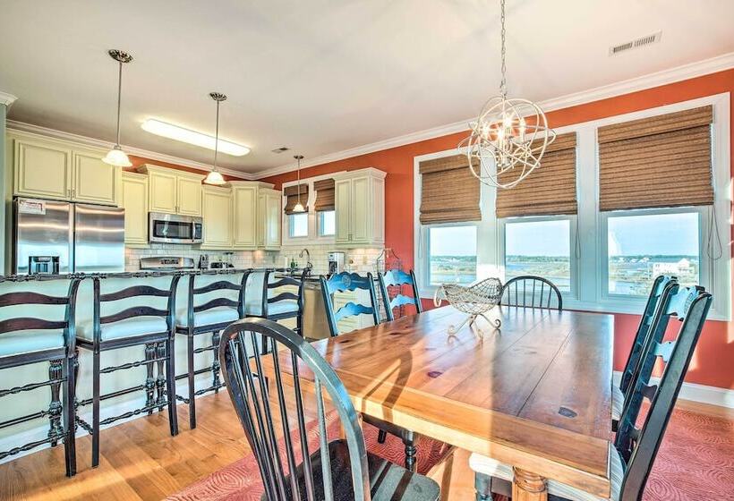 Chic Surf City Retreat W/ Pool < 1 Block To Beach!