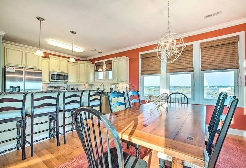 Chic Surf City Retreat W/ Pool < 1 Block To Beach!