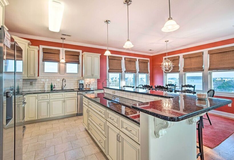 Chic Surf City Retreat W/ Pool < 1 Block To Beach!