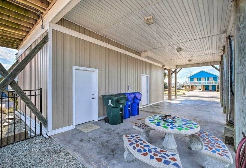 Chic Surf City Retreat W/ Pool < 1 Block To Beach!