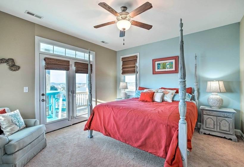 Chic Surf City Retreat W/ Pool < 1 Block To Beach!