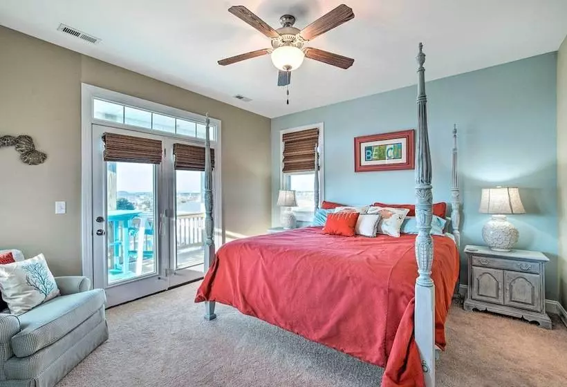 Chic Surf City Retreat W/ Pool < 1 Block To Beach!