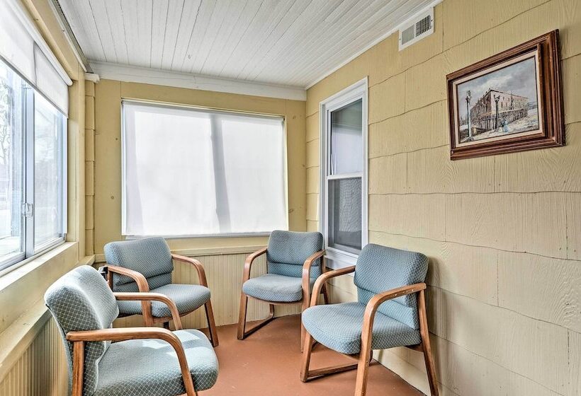 Cozy Bel Air Home Walk To Main Street Shops