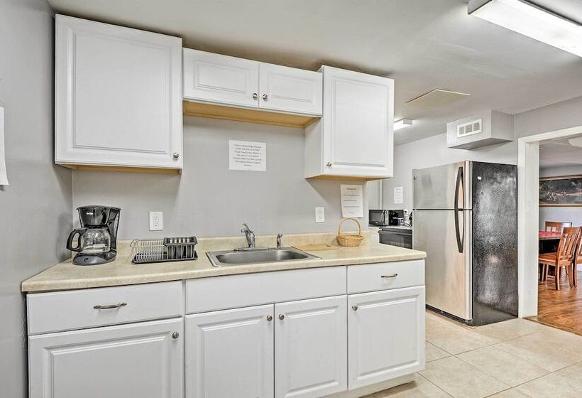 Cozy Bel Air Home Walk To Main Street Shops