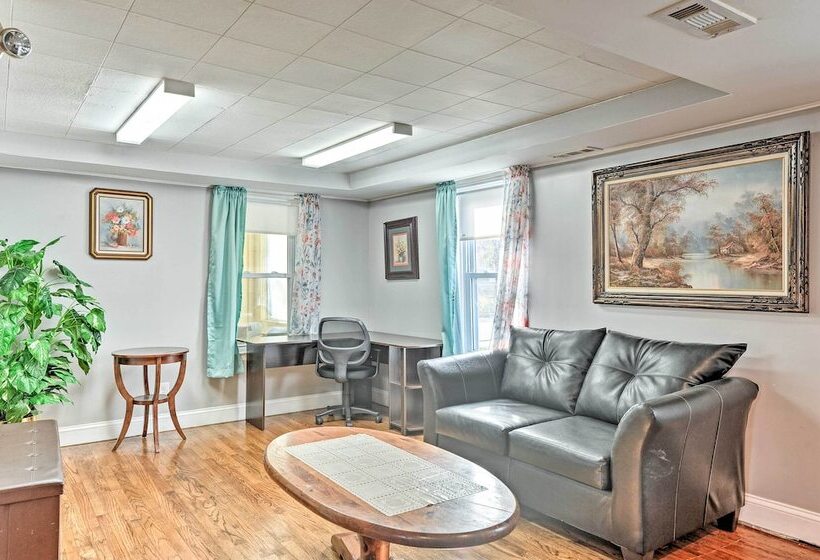 Cozy Bel Air Home Walk To Main Street Shops