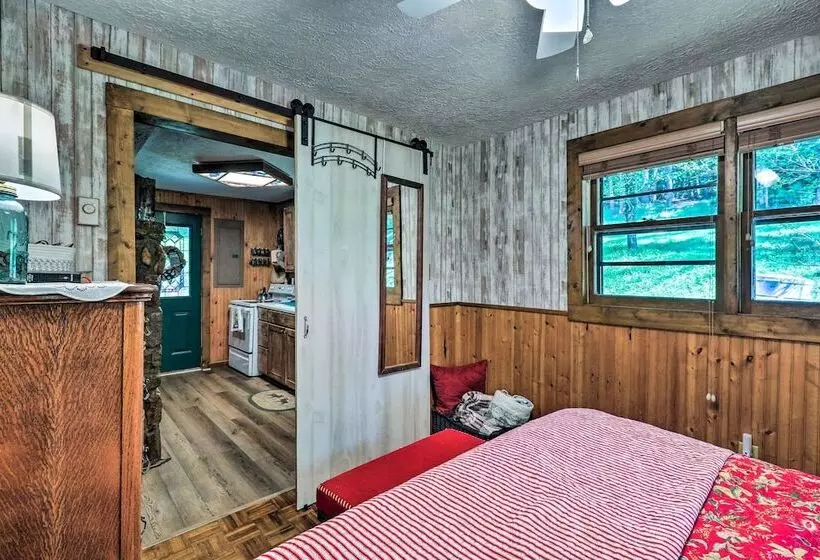 Rustic Cabin W/ Patio & Pond On Blue Ridge Parkway