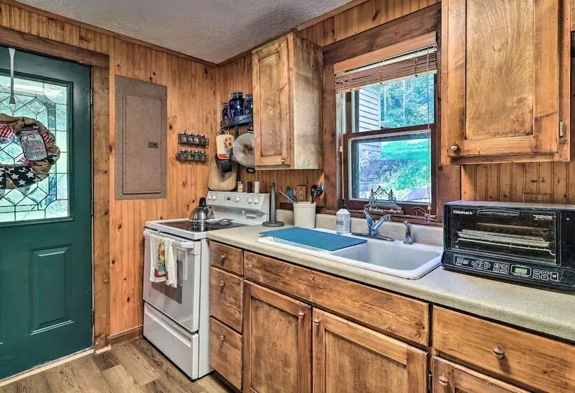 Rustic Cabin W/ Patio & Pond On Blue Ridge Parkway
