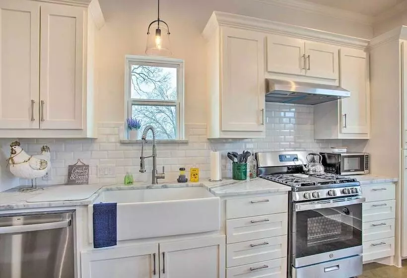 Dog Friendly Texas Ranch W/ Patio, Horses On Site