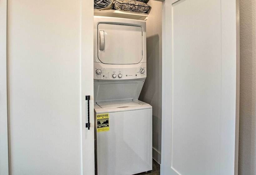 Dog Friendly Texas Ranch W/ Patio, Horses On Site