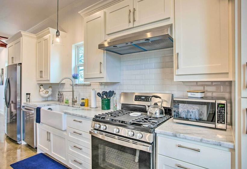 Dog Friendly Texas Ranch W/ Patio, Horses On Site